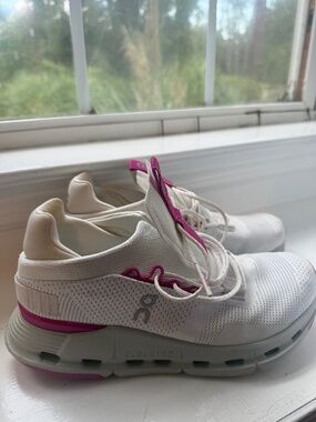 **On Cloud Cloudnova Pink Sneakers – Women’s Size 8💗**